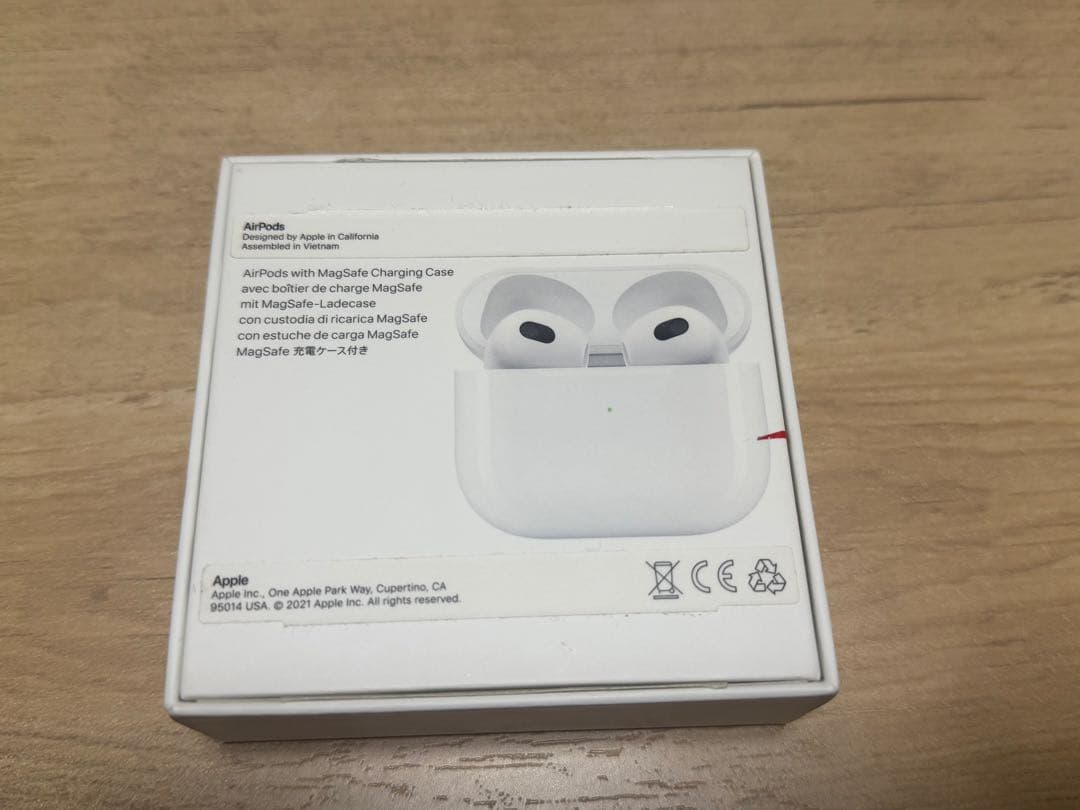 <AirPods A2564本体 MagSafe充電ケース付き>