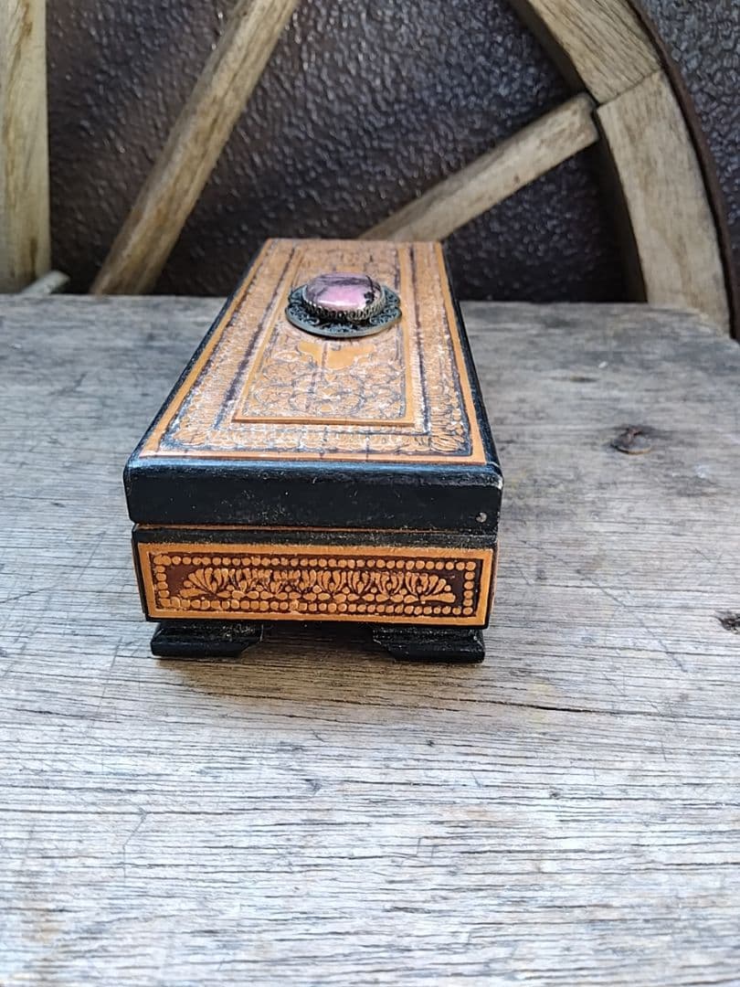 ロシア民芸品　白樺樹皮箱　ベレスタ　 作家サイン 　ロードナイト