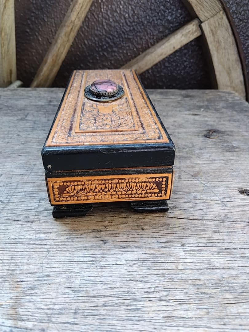 ロシア民芸品　白樺樹皮箱　ベレスタ　 作家サイン 　ロードナイト