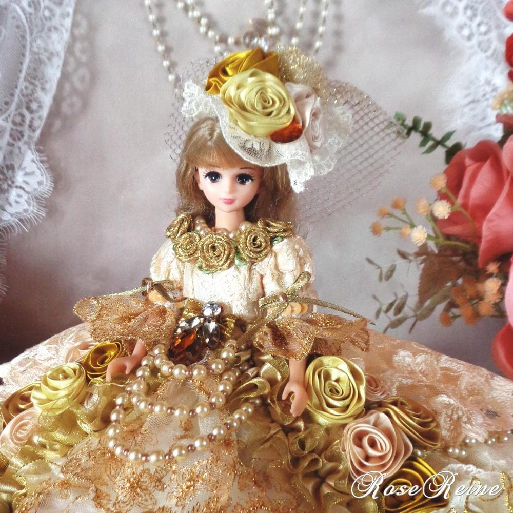 アンネローゼ王妃 ゴージャスシャンパンゴールドのボリュームフリルドールドレス