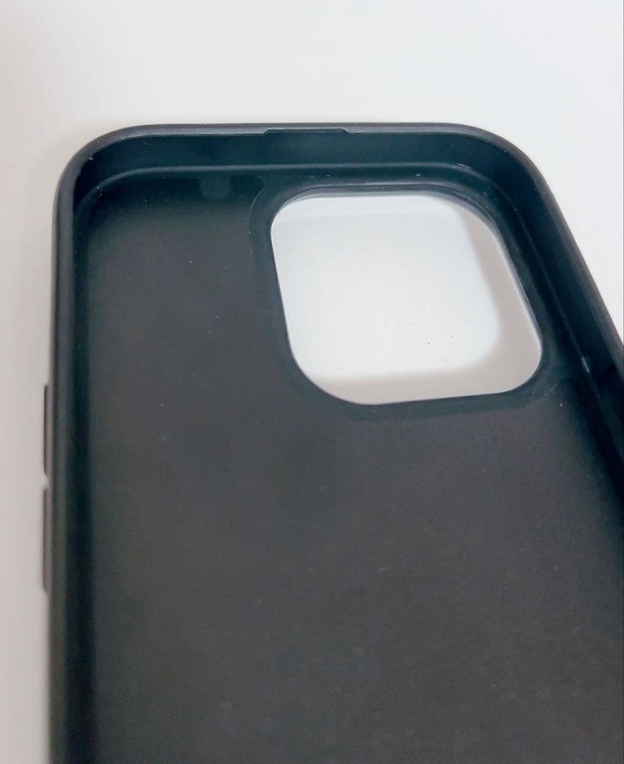 プラダ　PRADA iPhoneケース　iPhone15Pro 三角ロゴ　黒