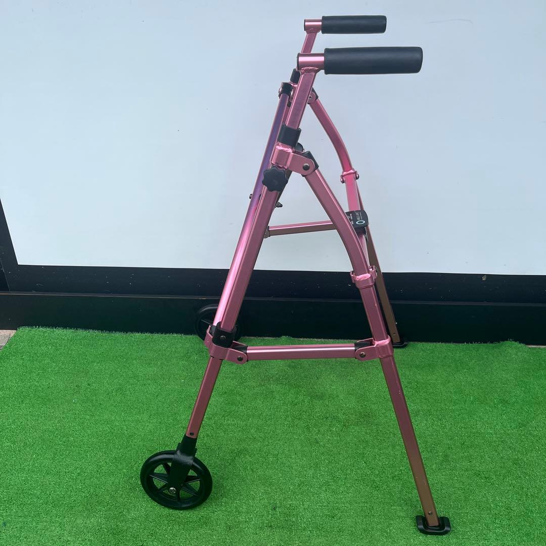 歩行車　折り畳み式歩行器