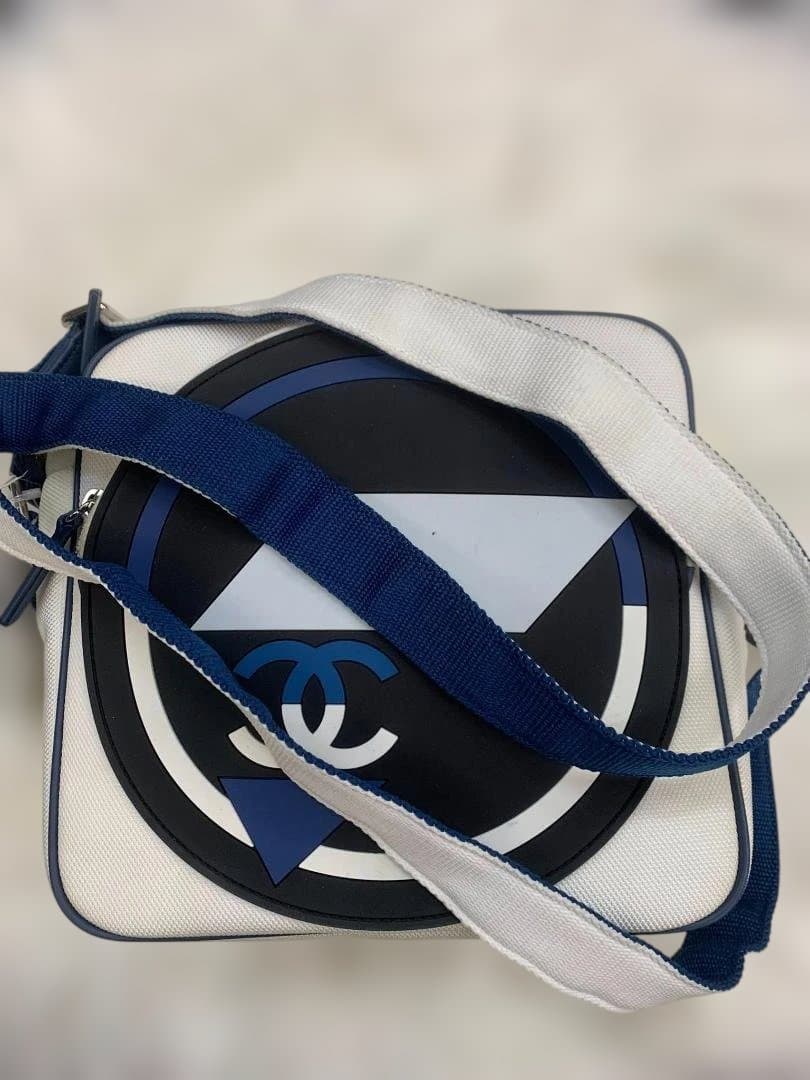 CHANEL エアライン ラウンド クロスボディ 白×青