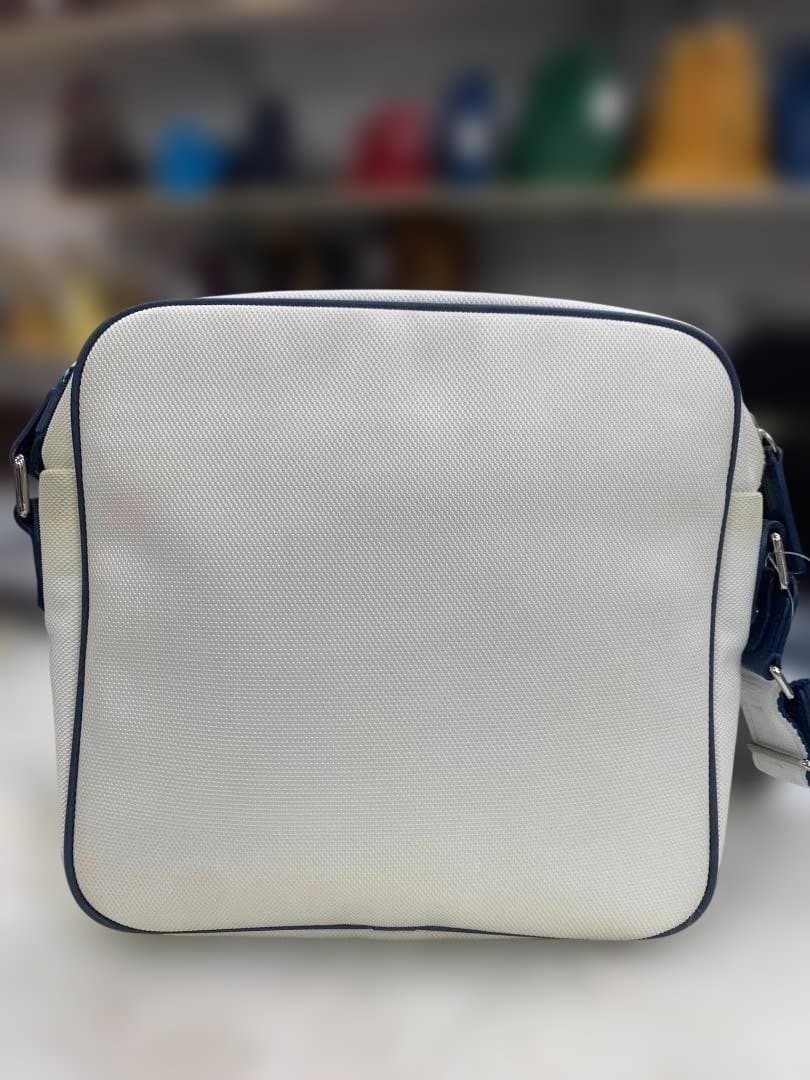 CHANEL エアライン ラウンド クロスボディ 白×青