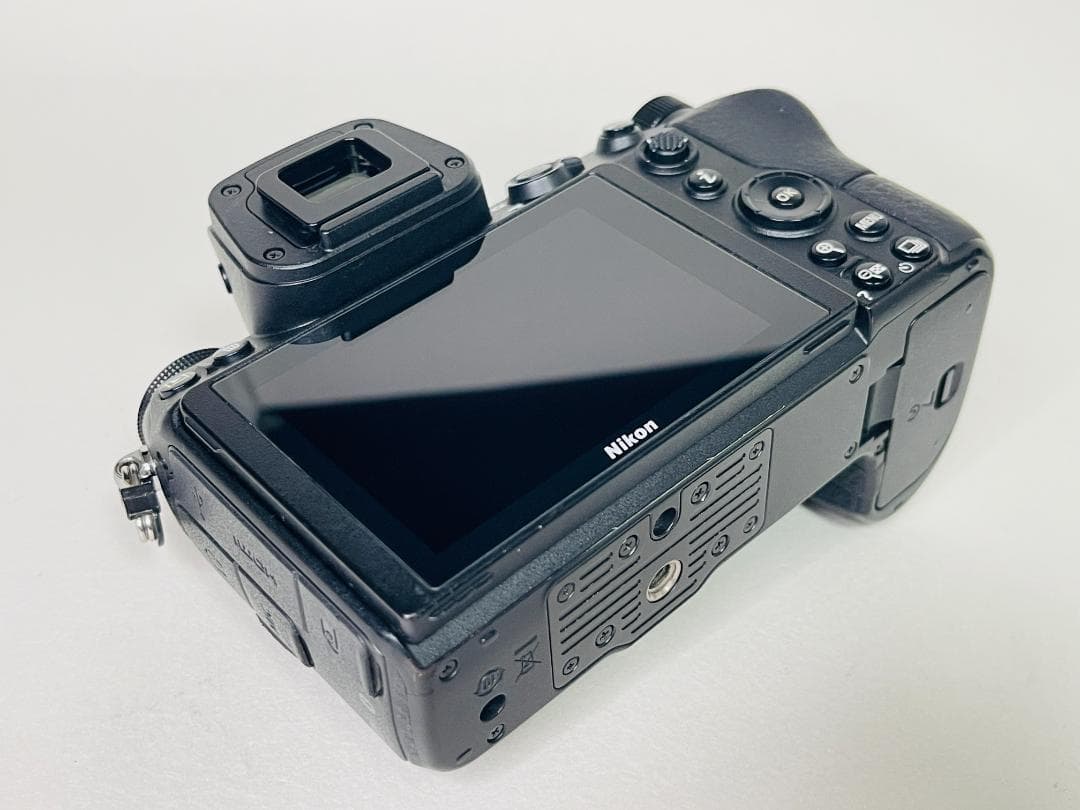 Nikon ニコン Z6 ボディ バッテリー 充電器付き ミラーレス一眼カメラ