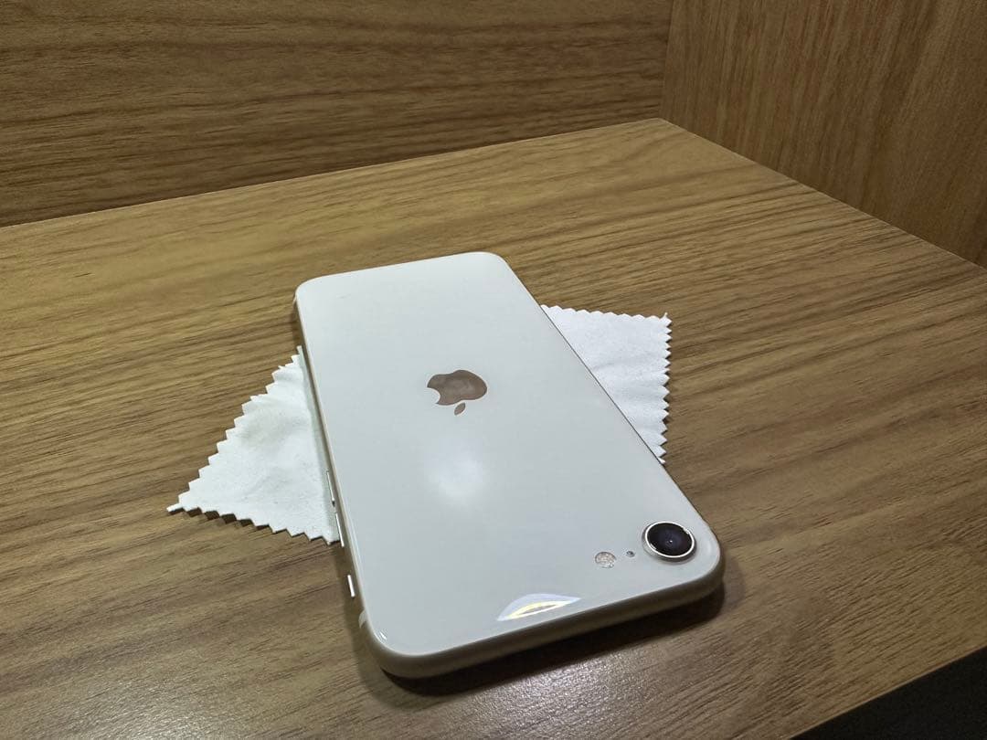 Apple iPhoneSE3 64GB スターライト SIMロックなし