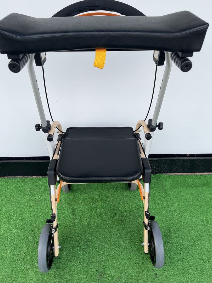 ナブテスコ 抑速ブレーキ付前腕支持型 歩行車 リハモコンパル