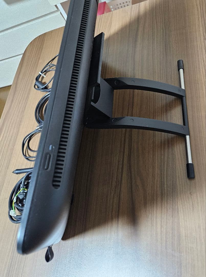 液タブ・ペンタブ Wacom Cintiq 22 (DTK-2260)
