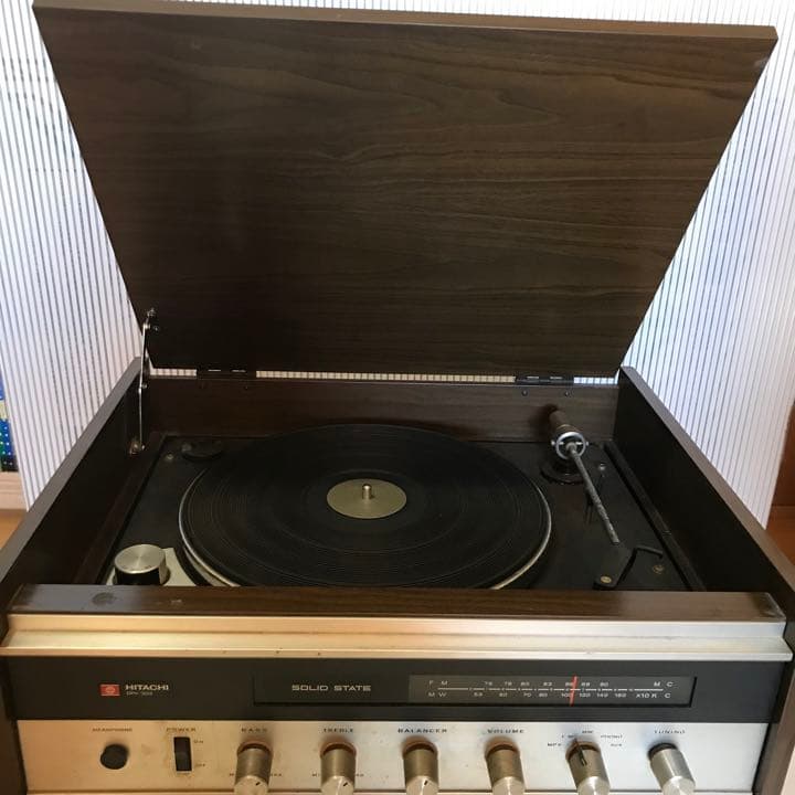HITACHI 日立　レコードプレーヤー　レトロ