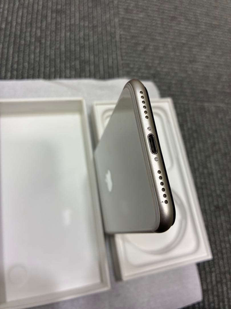 Apple iPhone SE 第3世代(A2782)