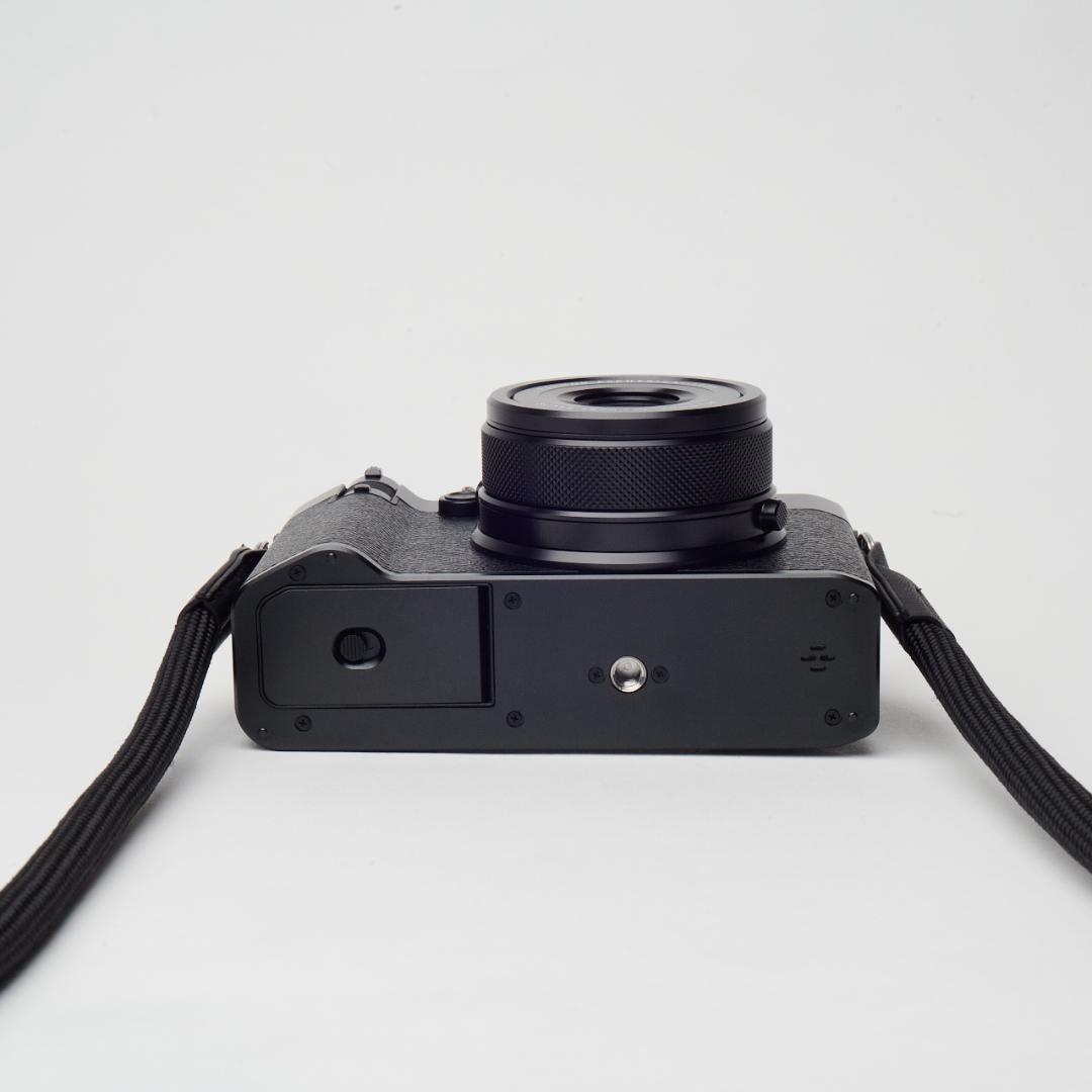 【GFX100RF ブラック】極美品 シャッター613回 木製グリップ等付属