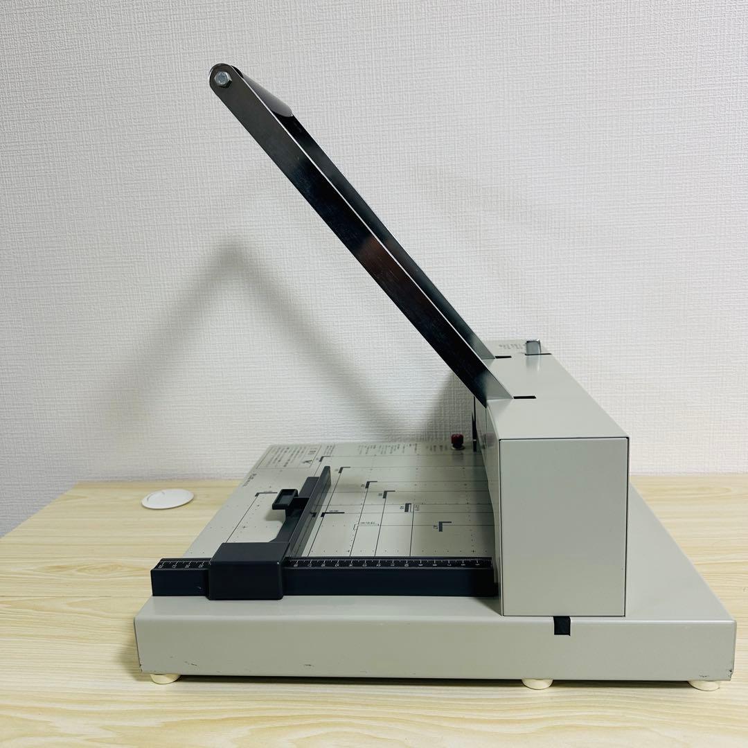 手動 断裁機 PLUS PK-513L A4対応