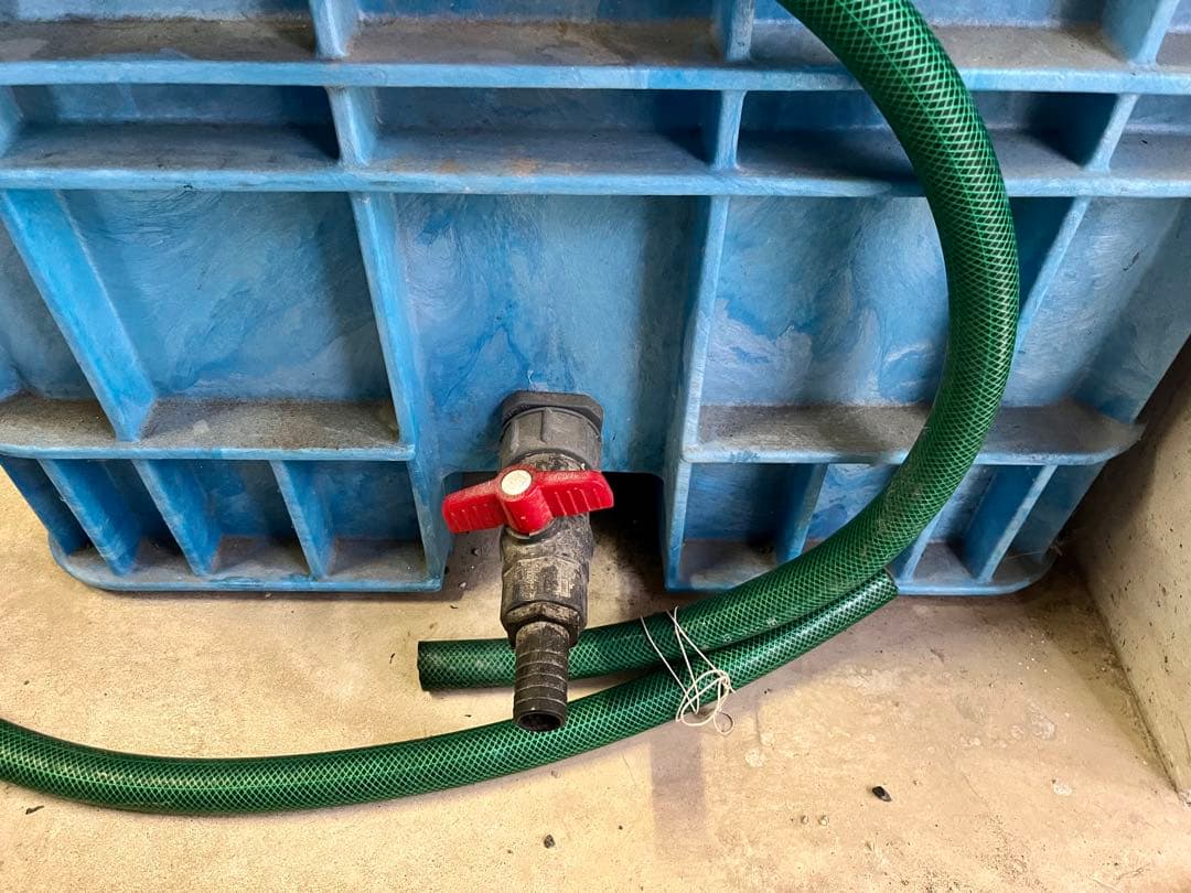 大型プラスチック水槽
