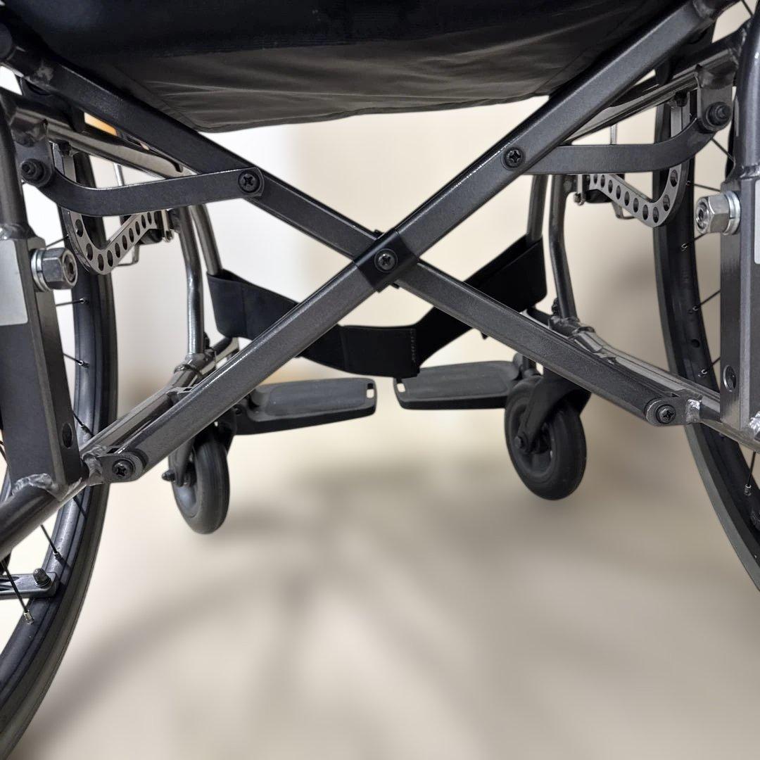 【美品】actmore 自走用 車椅子 介助ブレーキ付き 軽量 折りたたみ