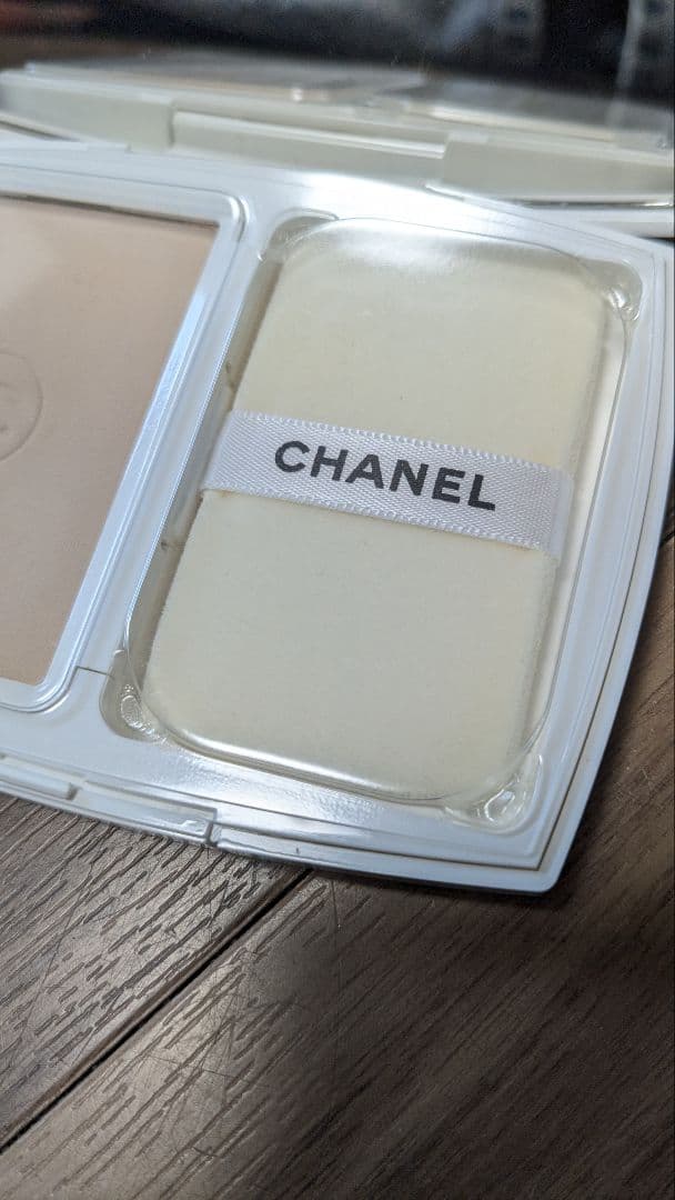 CHANEL パウダーファンデーション ナチュラルベージュ BR12