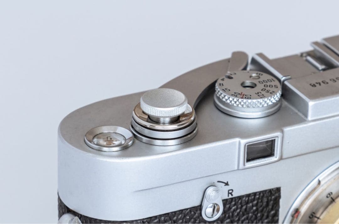 FUJIFILM X-E4 ボディ シルバー（アクセサリー付属）