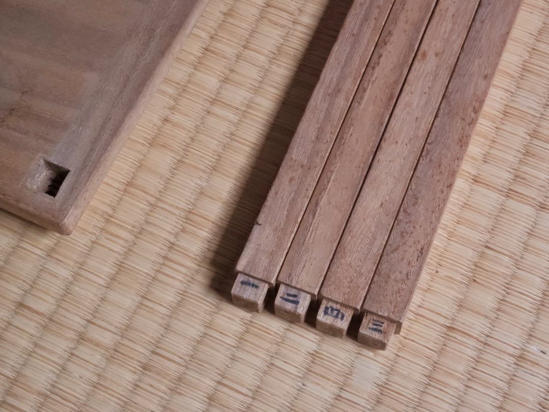 三重棚　覚々斎好み　桐木地　茶道　表千家　茶道具　組立式　Q2463