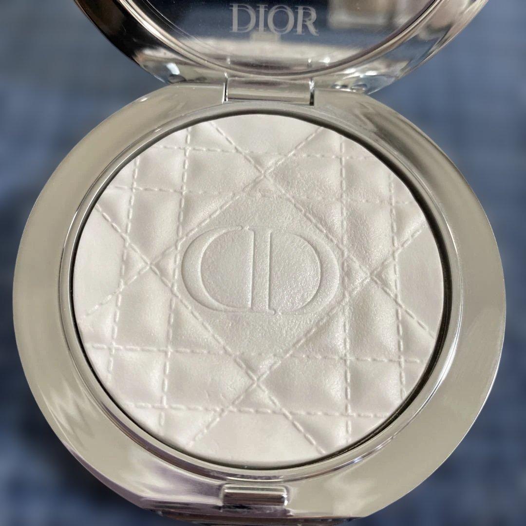 Dior ディオールスキン　フォーヴァー　ヌード　ラディアント　00