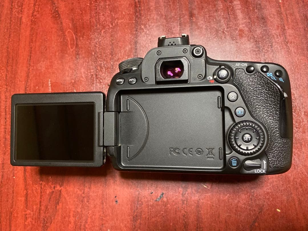 Canon キヤノン EOS 80D デジタル一眼レフカメラ