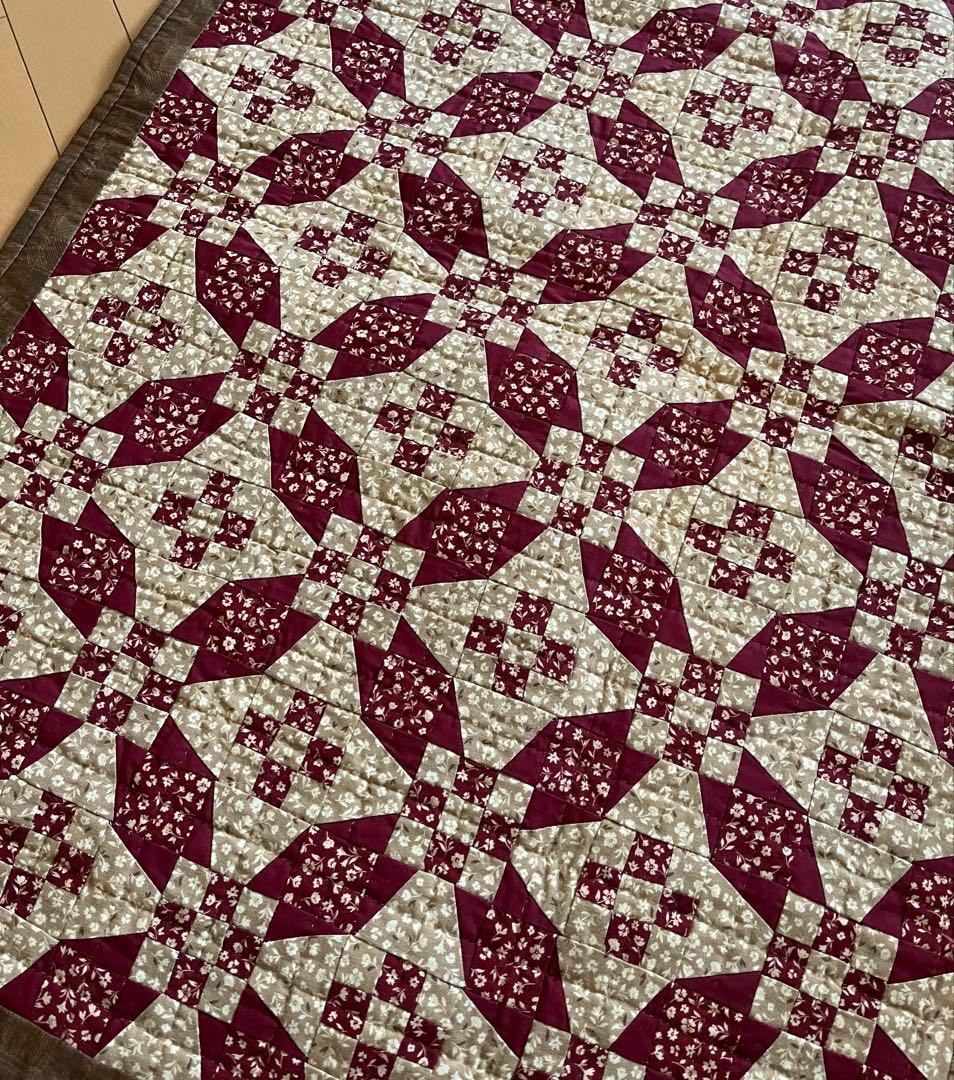 【ハンドメイド】93×101cm パッチワークキルト タペストリー 特大