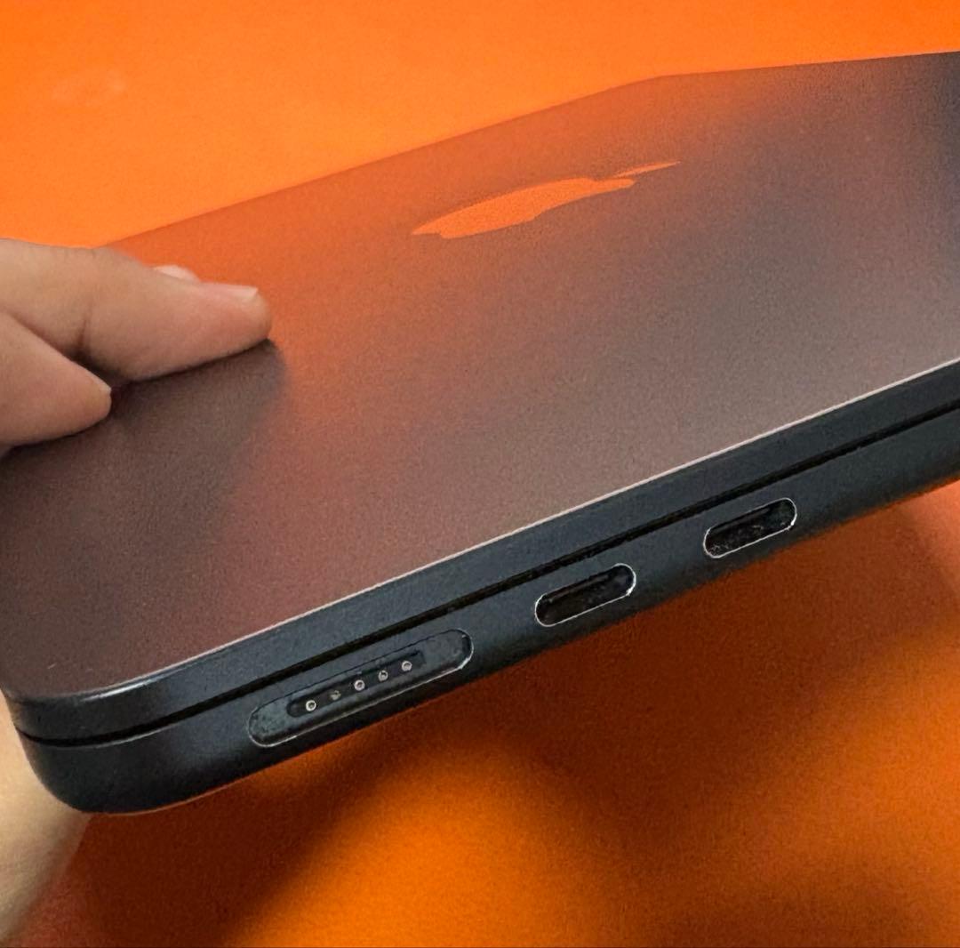 【美品】Apple MacBook Ari スペースグレー M2