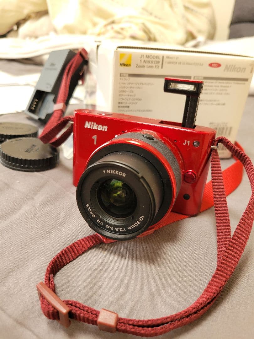 Nikon 1 J1 レッド ミラーレスカメラ