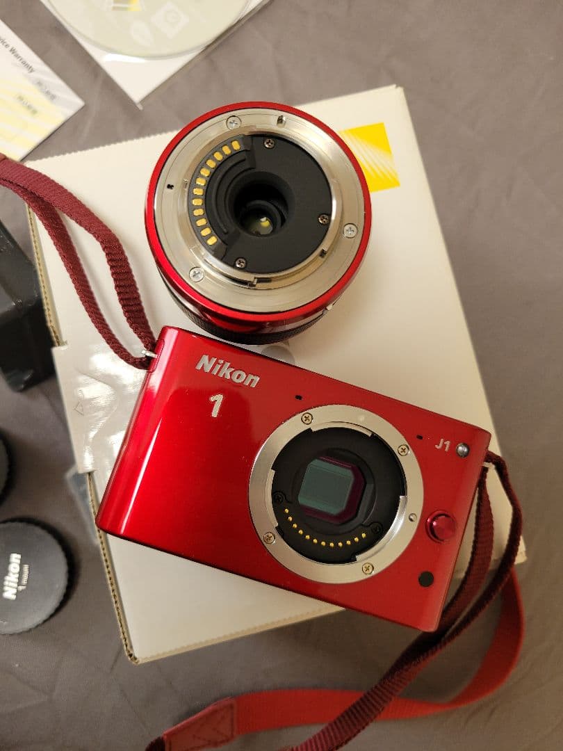 Nikon 1 J1 レッド ミラーレスカメラ