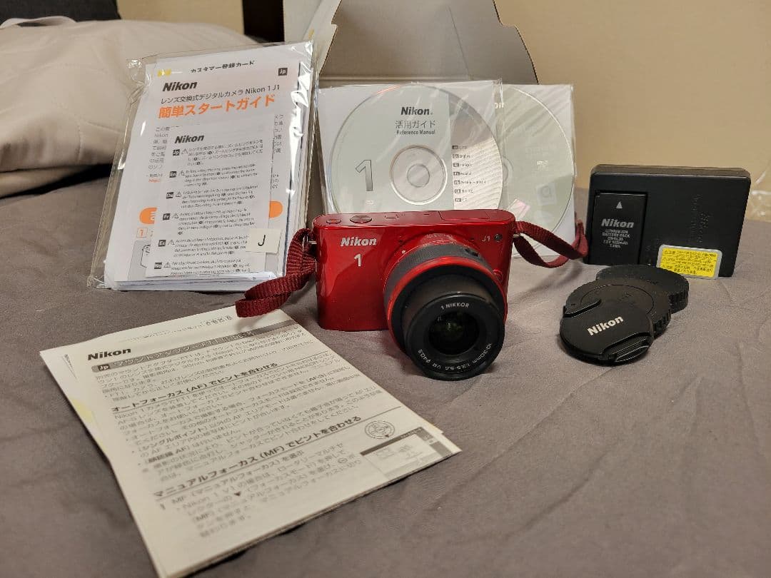 Nikon 1 J1 レッド ミラーレスカメラ
