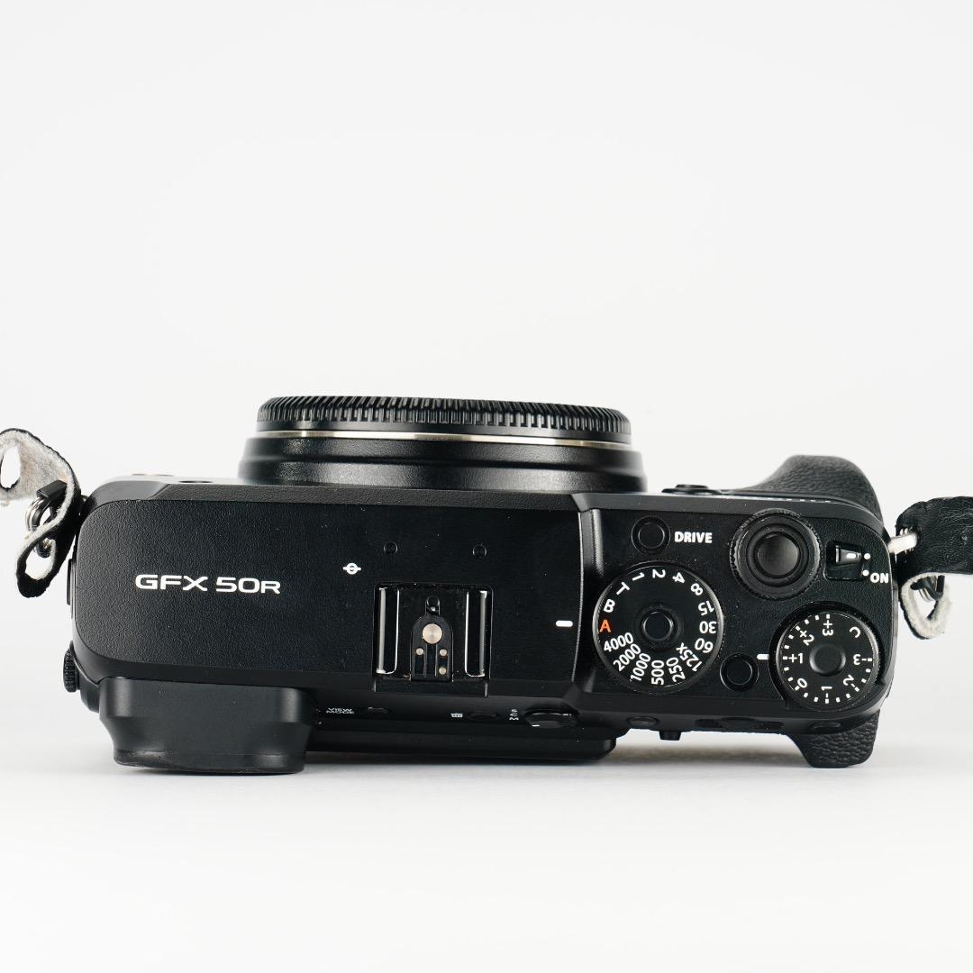【訳あり】FUJIFILM GFX50R 中判ミラーレス｜フルサイズを超える