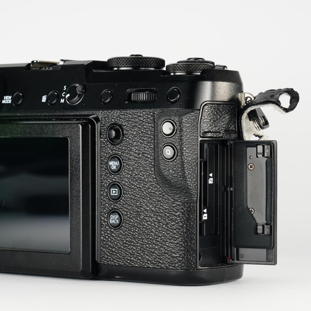 【訳あり】FUJIFILM GFX50R 中判ミラーレス｜フルサイズを超える