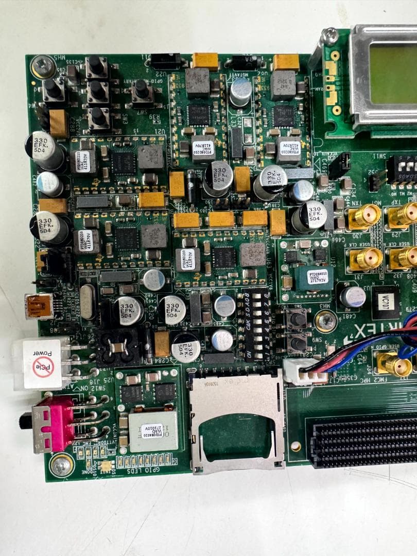 AMD Virtex™ 7 FPGA VC707 評価ボード ①