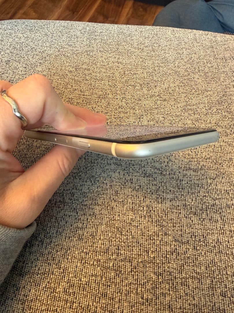 Apple iPhone SE (第2世代) ホワイト 箱付き　SIMロックなし