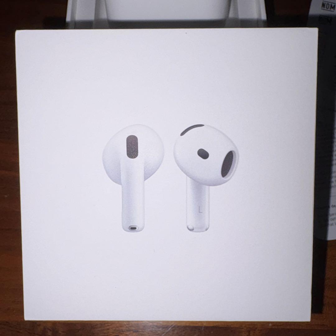 AirPods 4本体 ホワイト 充電ケース付き ノイキャンなし
