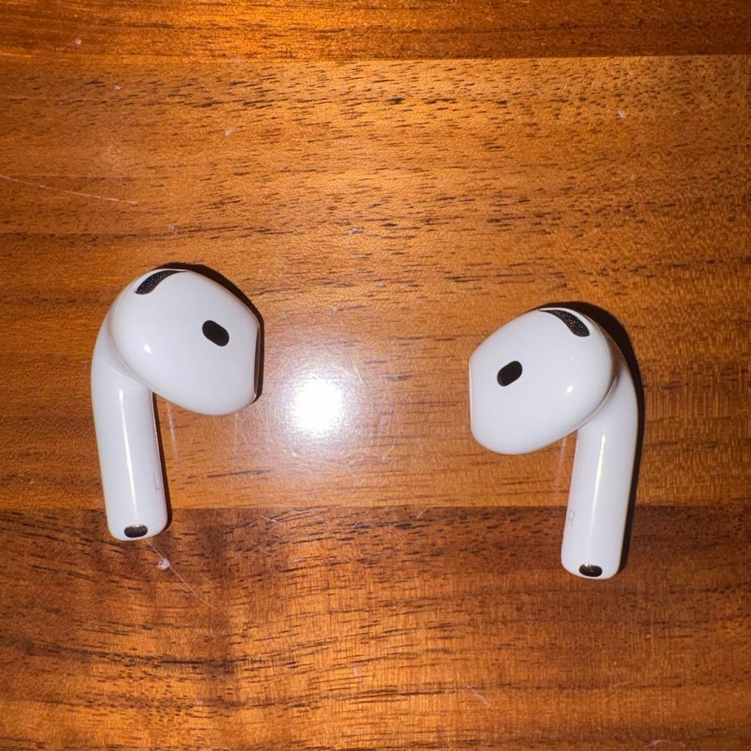 AirPods 4本体 ホワイト 充電ケース付き ノイキャンなし