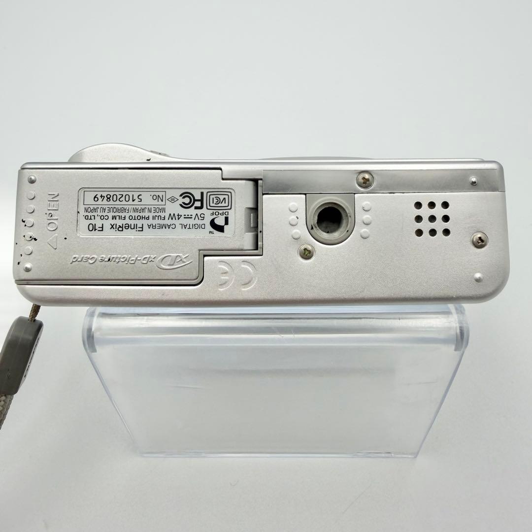 【名機：美品】FUJIFILM FinePix F10 デジカメ シルバー