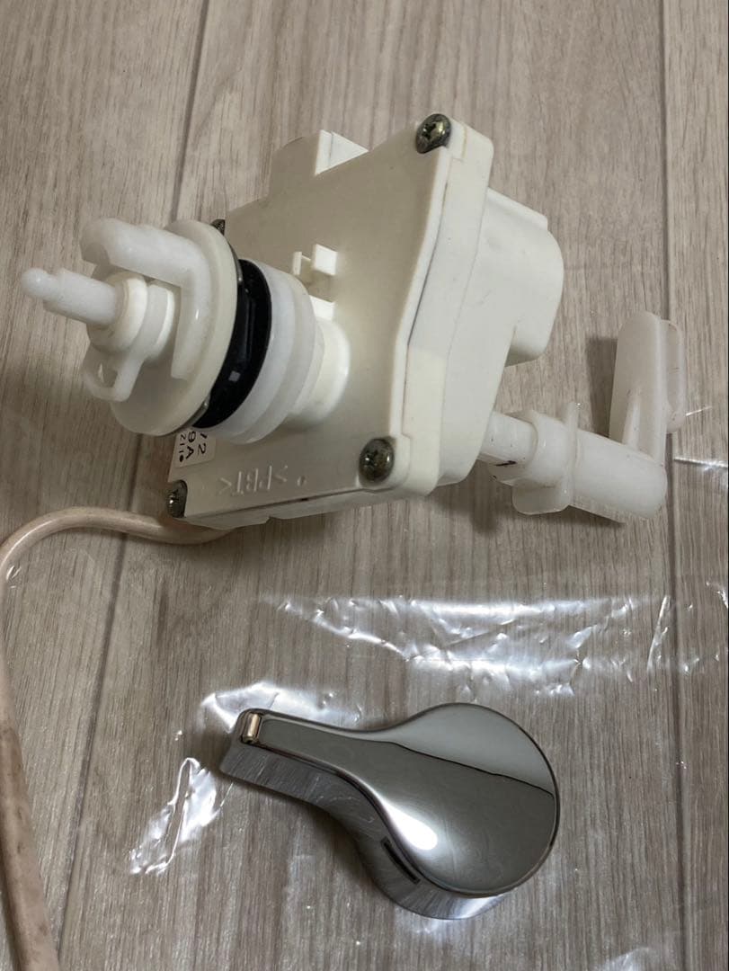 リクシル　シャワートイレＰＡＳＳＯ　ＣＷ－ＥＡ１４ＱＣ　オフホワイト　ジャンク品