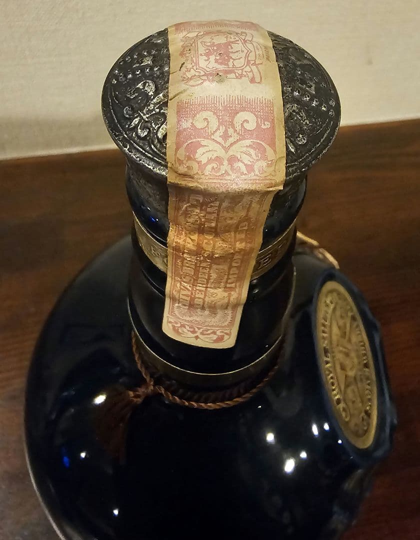 ロイヤルサルート21年　青陶器　巾着付き　スコッチ　古酒