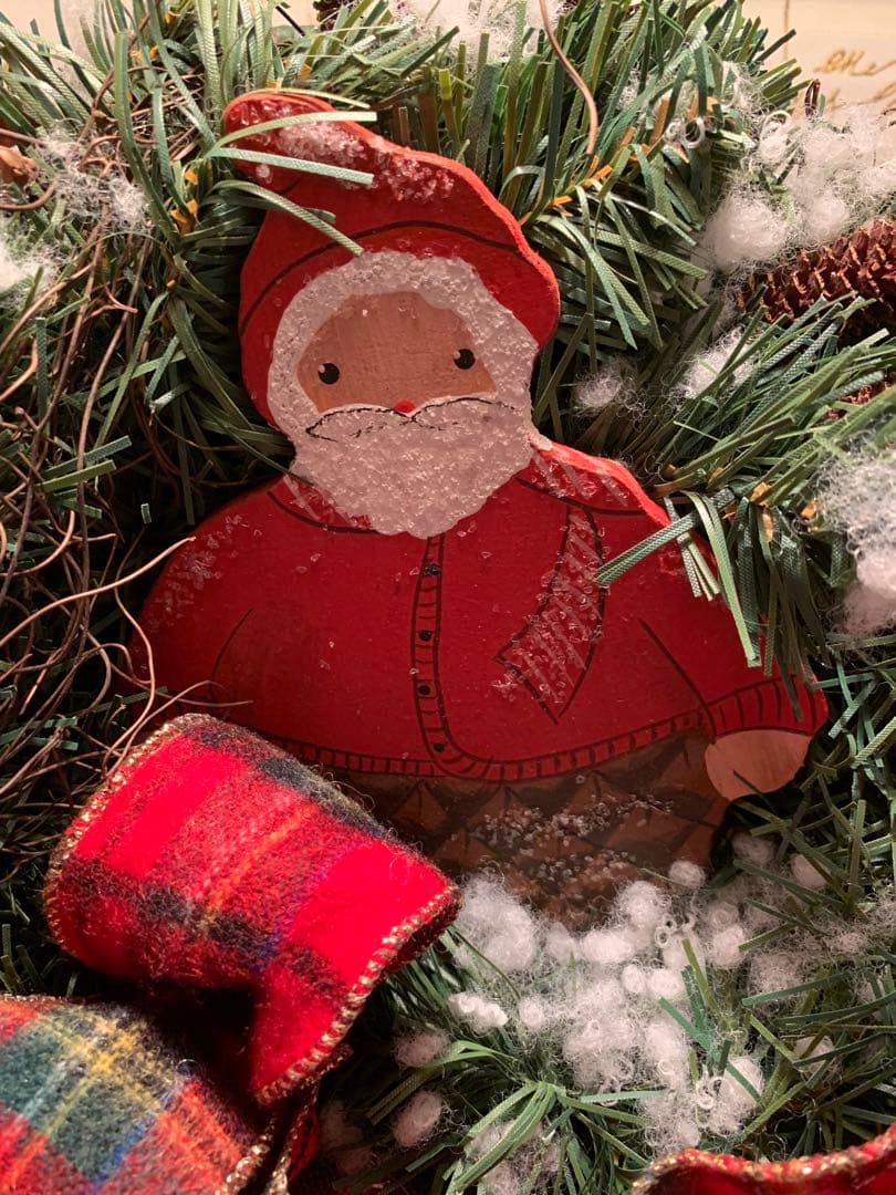 ドイツ製　木製人形　クリスマスリース　美品のビンテージのサンタさんが覗いてます！