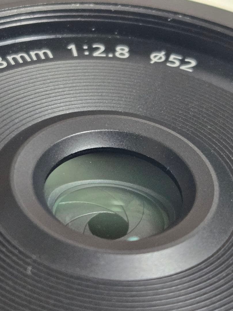 NIKKOR z 28mm f/2.8 レンズ