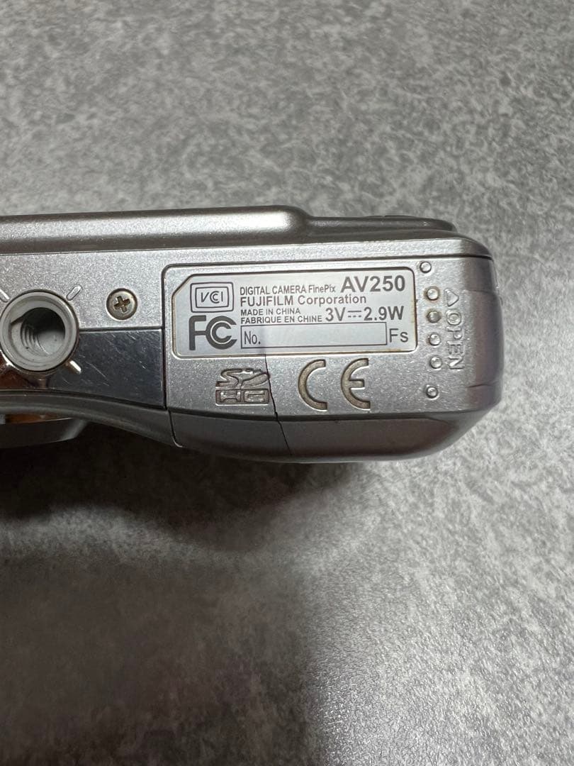 富士フイルム デジタルカメラ FinePix AV250 シルバー