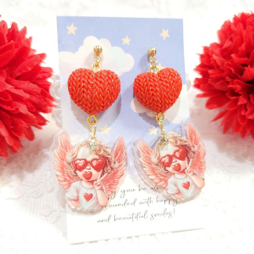 ぷっくり編み込みニットハートとハートに包まれたエンジェルキッツのピアス♡