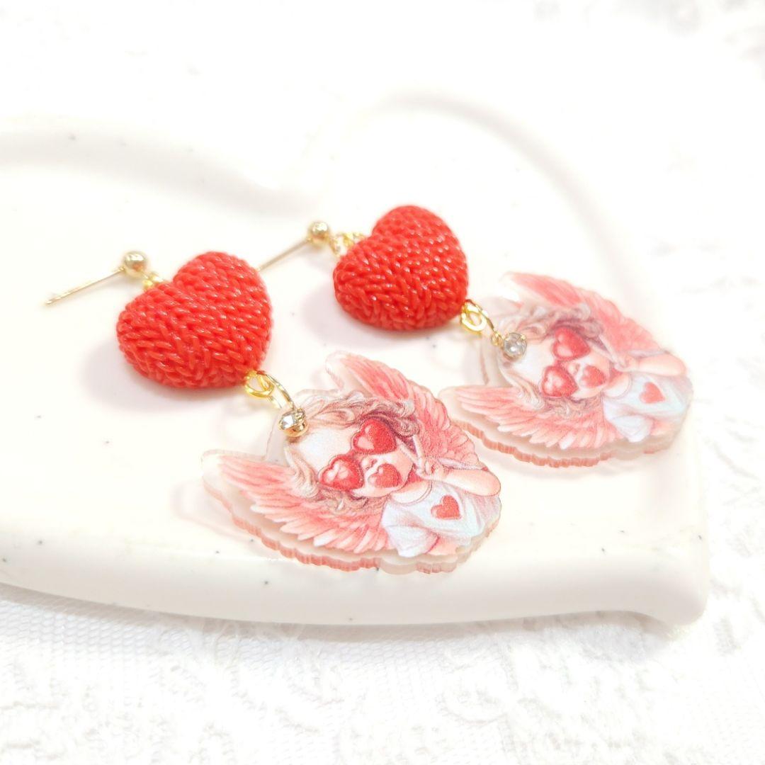 ぷっくり編み込みニットハートとハートに包まれたエンジェルキッツのピアス♡