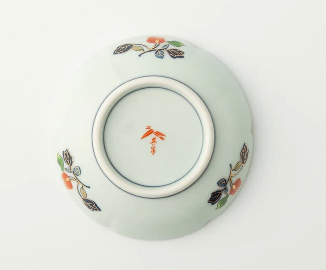 値下げ　新品　有田焼　極錦金彩古伊万里様式　和皿　直径17.5cm　其泉窯　①