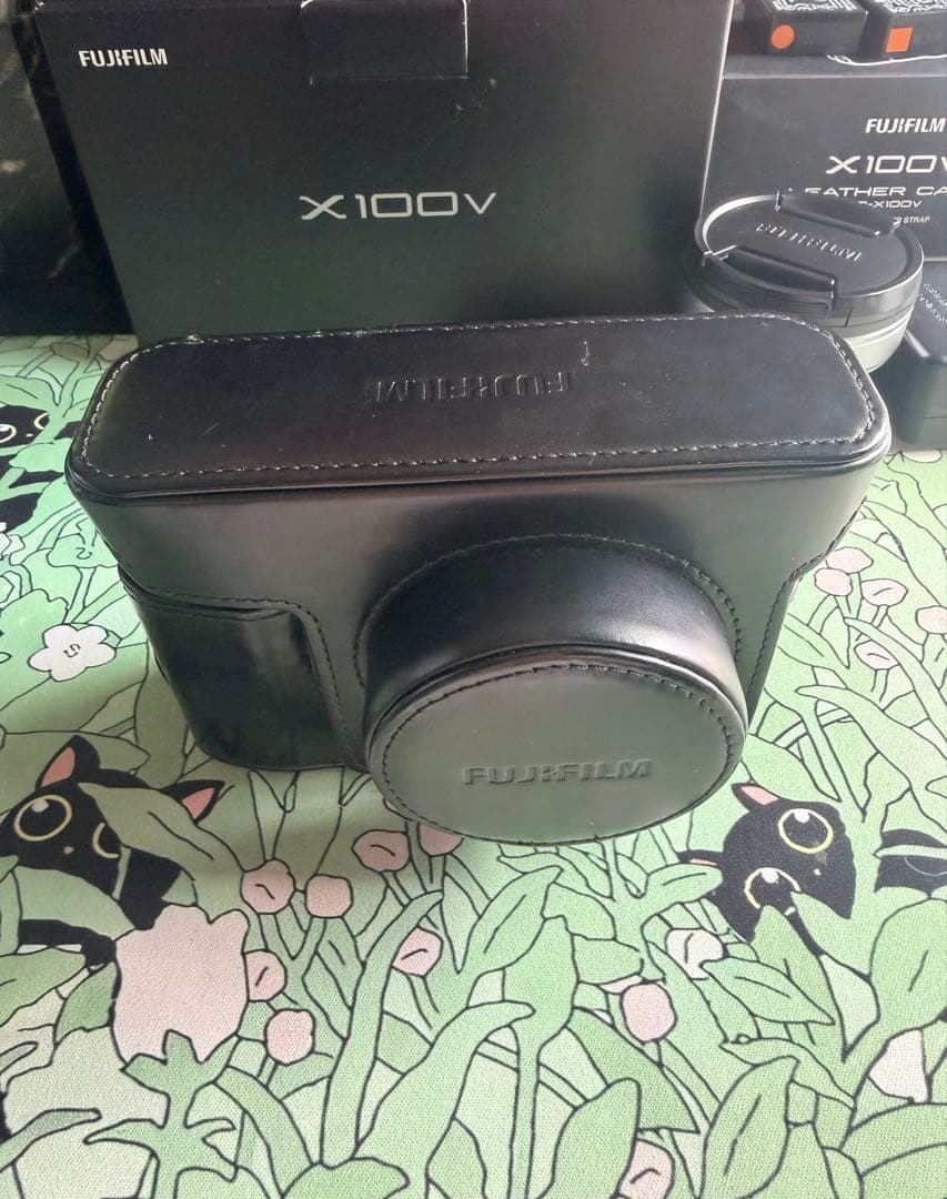 FUJIFILM X100V コンパクトデジタルカメラ