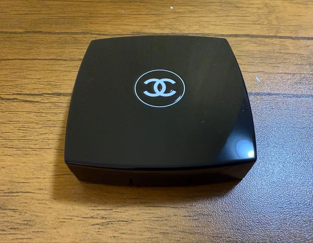 CHANEL シャネル　オンブルエサンシエル250 限定品　新品未使用