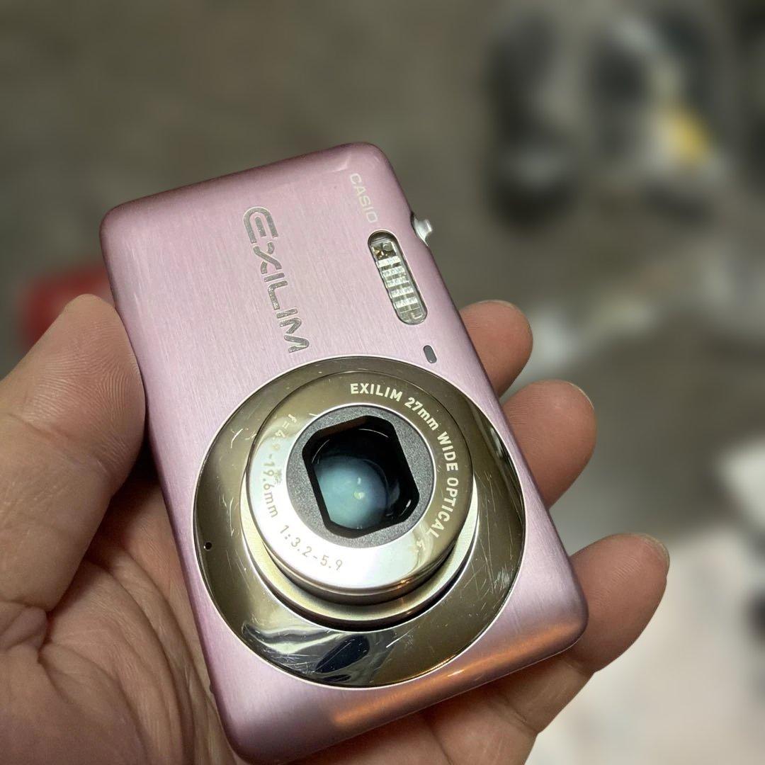 大人気　CASIO EX-Z800 コンパクトデジタルカメラ ピンク