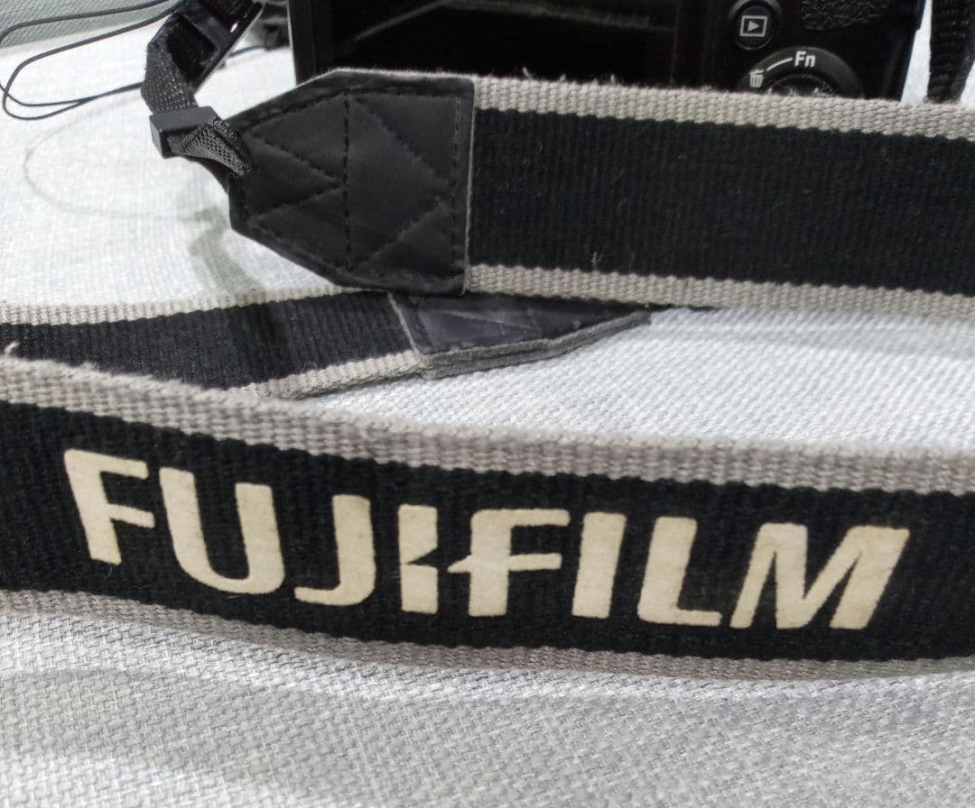 FUJIFILM　FinePix S8400　ファインピクス　デジタルカメラ