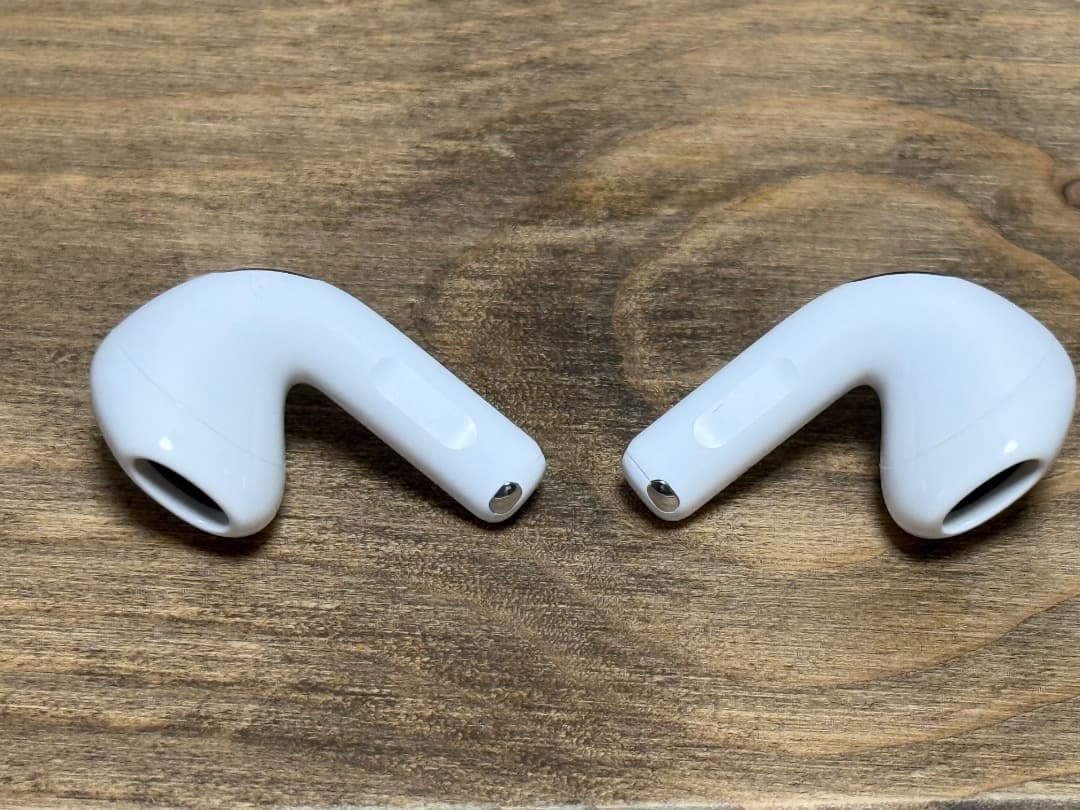 Apple アクティブノイズキャンセリング搭載 AirPods 4