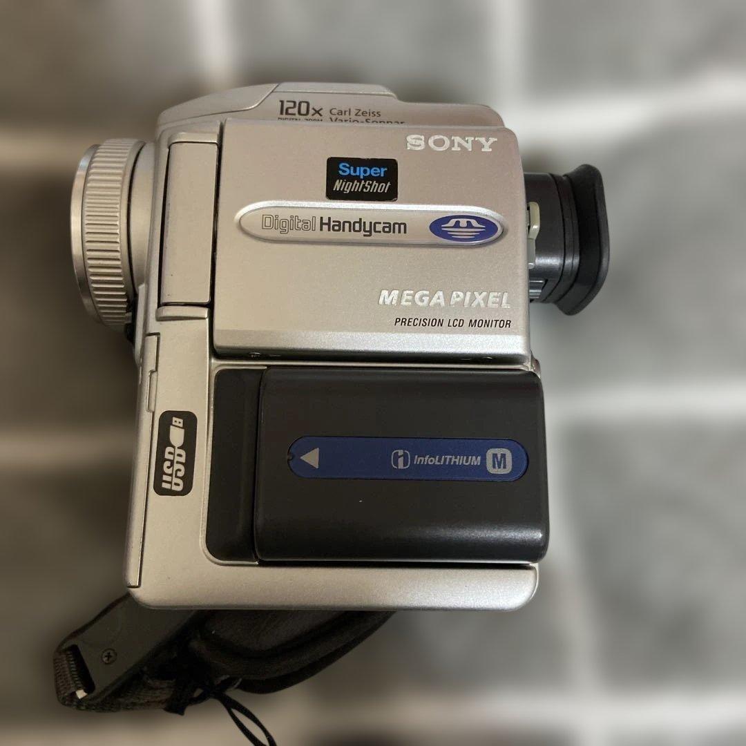 ビデオカメラ Sony Handycam DCR-PC110 miniDV