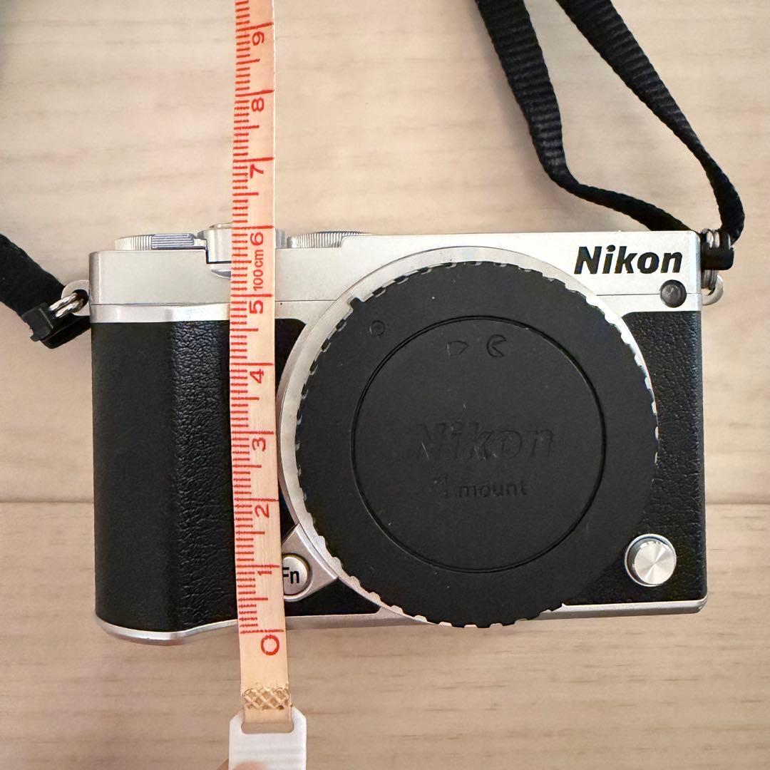 Nikon 1J5 ニコン デジタル一眼　ダブルレンズキット